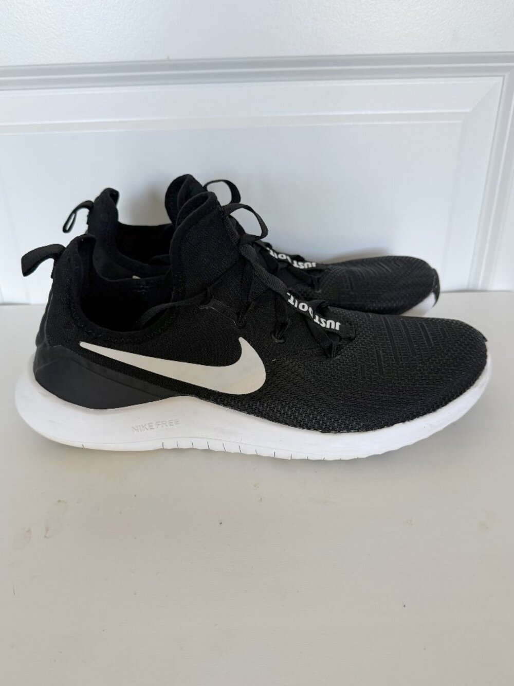 Nike Women's Free TR 8 Cross Training Sneakers - Sz 9 - Picture 2 of 7